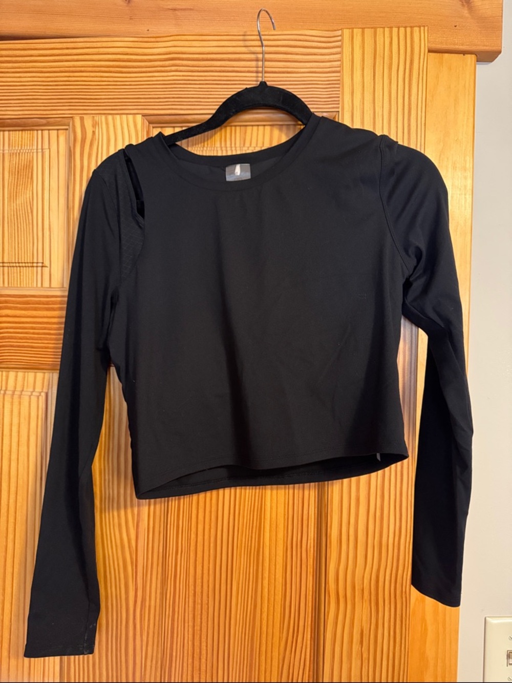 Calia Black Long-Sleeve Cropped Women’s Top - Athletic Fit NWOT